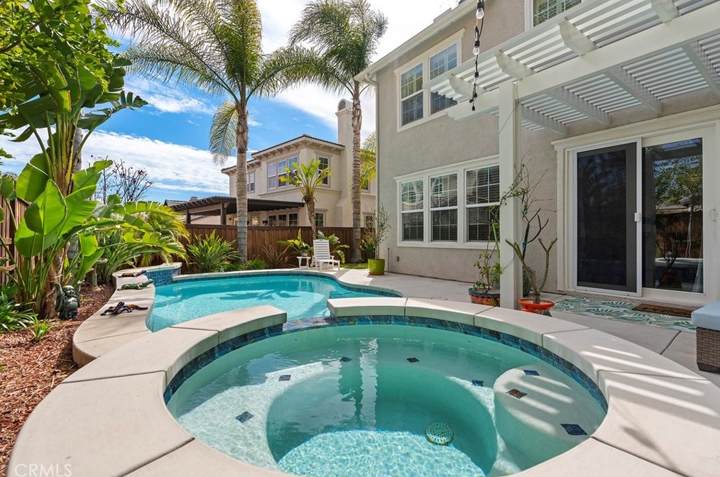 27406 Quincy Ln, Temecula CA  92591-4402 exterior