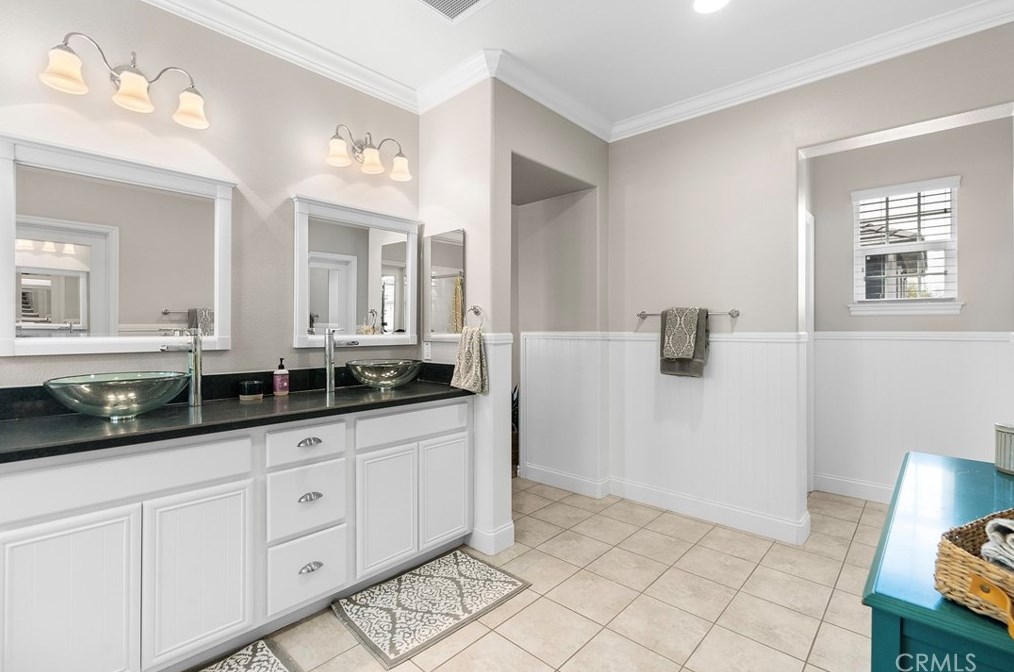 27406 Quincy Ln, Temecula CA  92591-4402 exterior