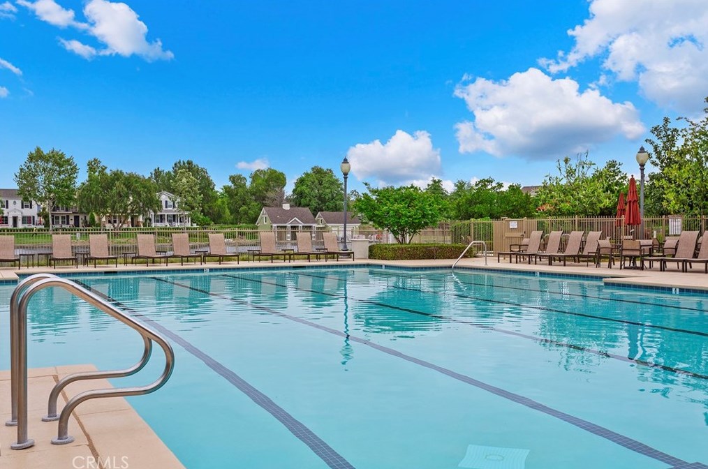 27406 Quincy Ln, Temecula CA  92591-4402 exterior