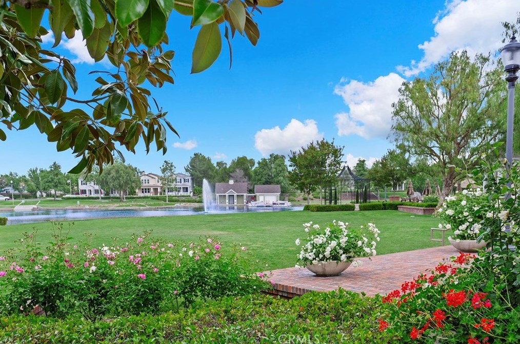 27406 Quincy Ln, Temecula CA  92591-4402 exterior