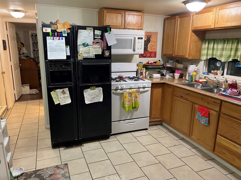 455 E 7th St Spc 7 #7, San Jacinto, CA 92583