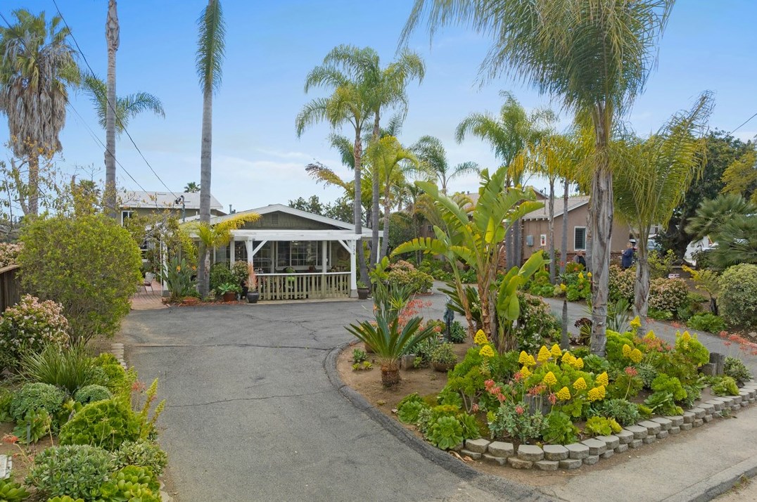 734 Sunset Dr, Vista, CA 92081