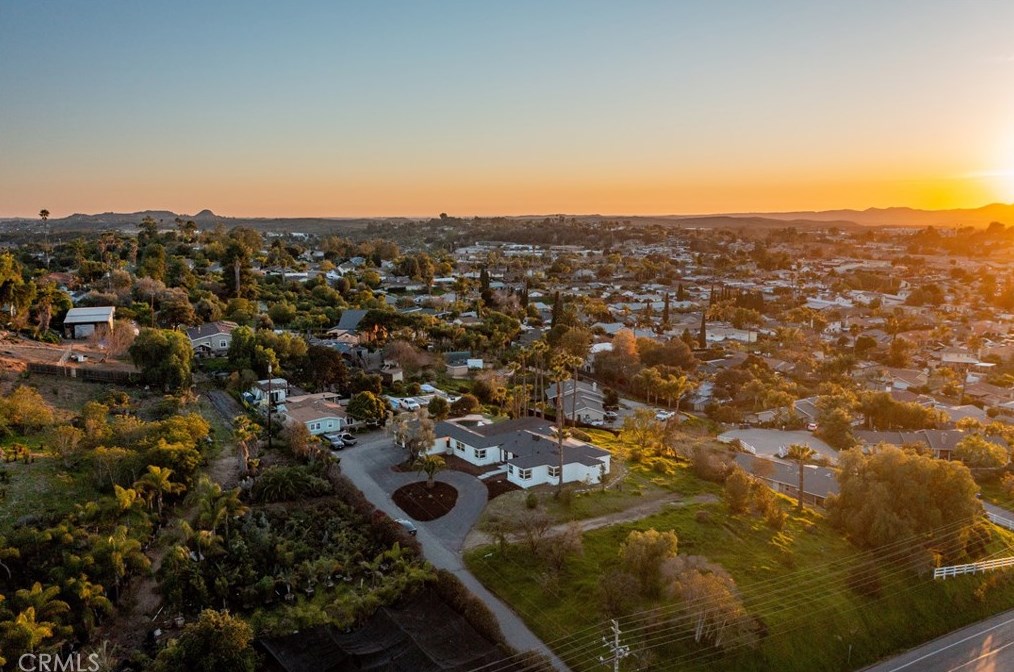 701 Fallbrook St, Fallbrook CA  92028-3443 exterior