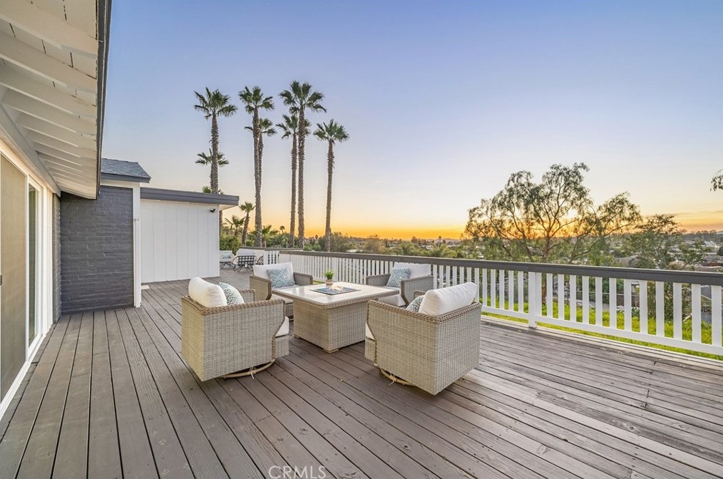 701 Fallbrook St, Fallbrook CA  92028-3443 exterior