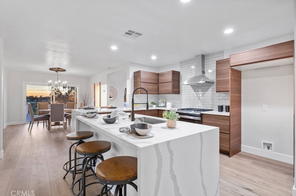 701 Fallbrook St, Fallbrook CA  92028-3443 exterior