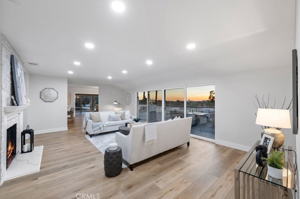 701 Fallbrook St, Fallbrook CA  92028-3443 exterior