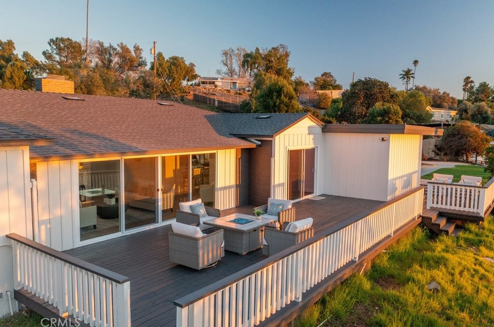 701 Fallbrook St, Fallbrook CA  92028-3443 exterior