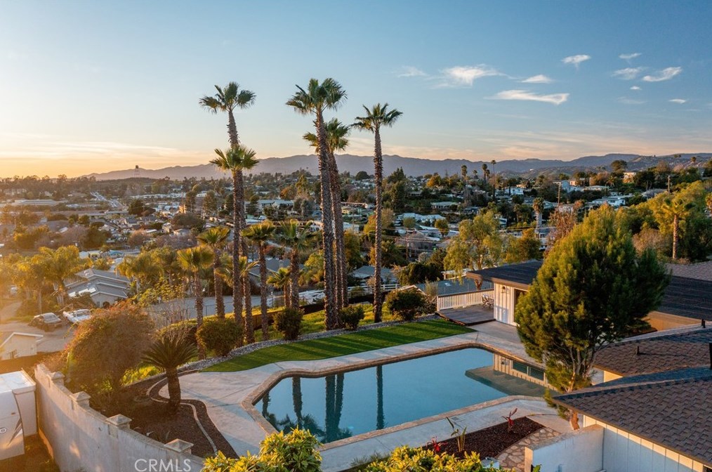 701 E Fallbrook St, Fallbrook, CA 92028
