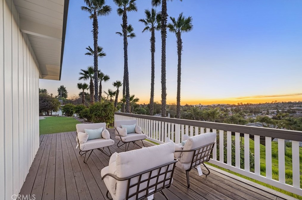 701 Fallbrook St, Fallbrook CA  92028-3443 exterior