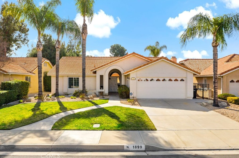 1899 Seven Hills Dr, Hemet, CA 92545-8167