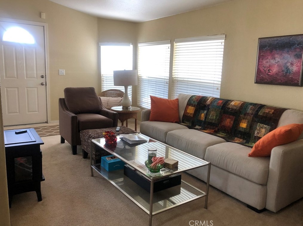1700 S State St #32, Hemet, CA 92543