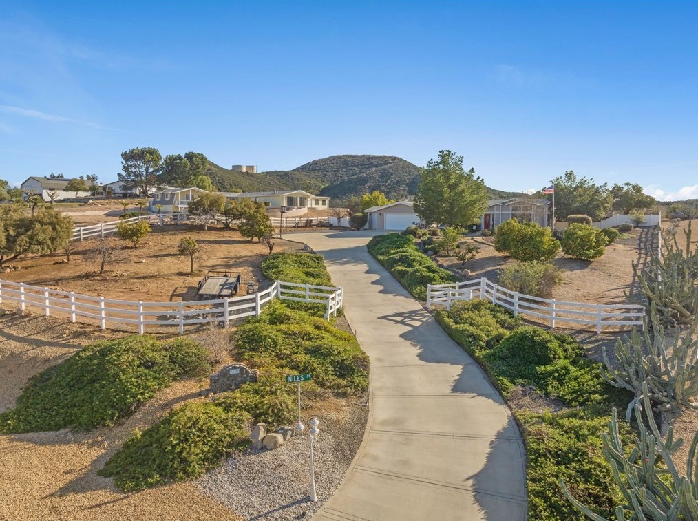34301 The Farm Rd, Wildomar, CA 92595