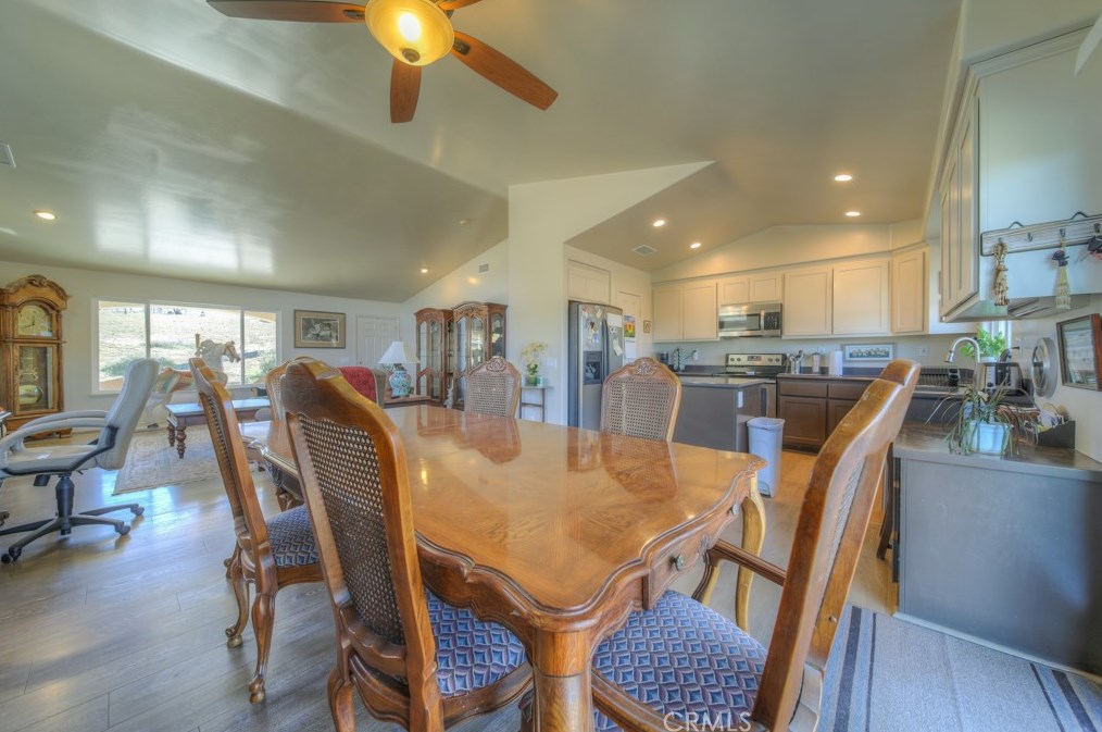 41511 Skyview Way, Aguanga CA  92536-9844 exterior