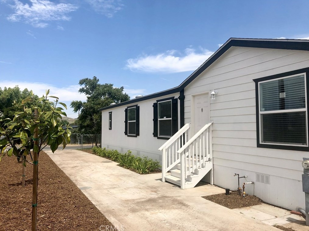 21451 Pecan St, Wildomar, CA 92595