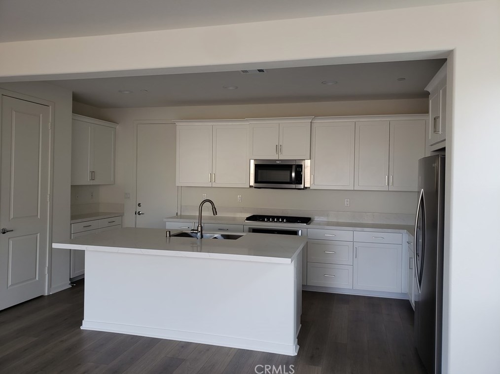 2620 Dakin Dr, Corona, CA 92882-6197