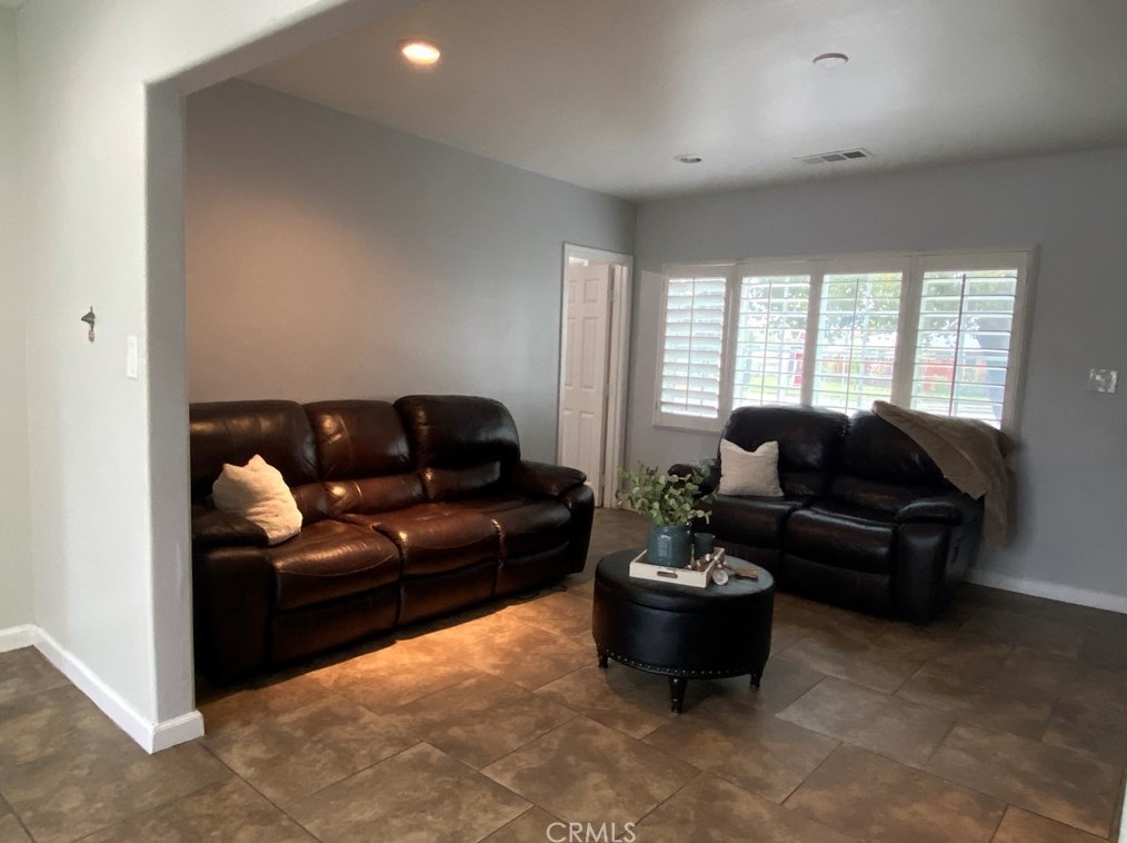 119 N San Jacinto Ave, San Jacinto, CA 92583