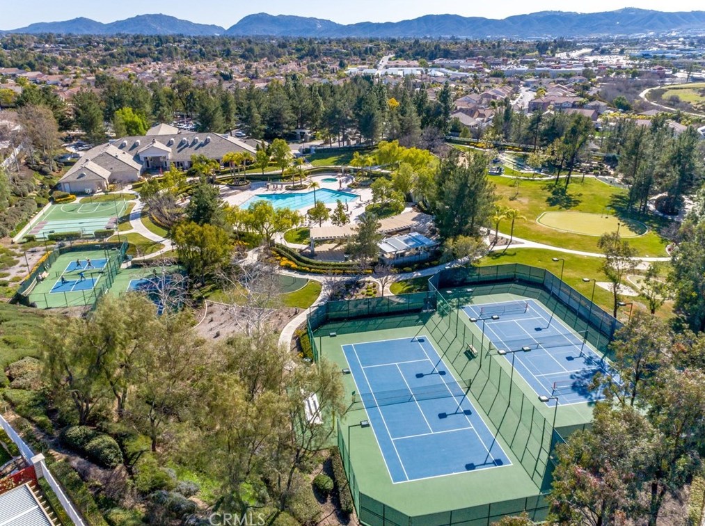 30355 Mondavi Cir, Murrieta CA  92563-4858 exterior