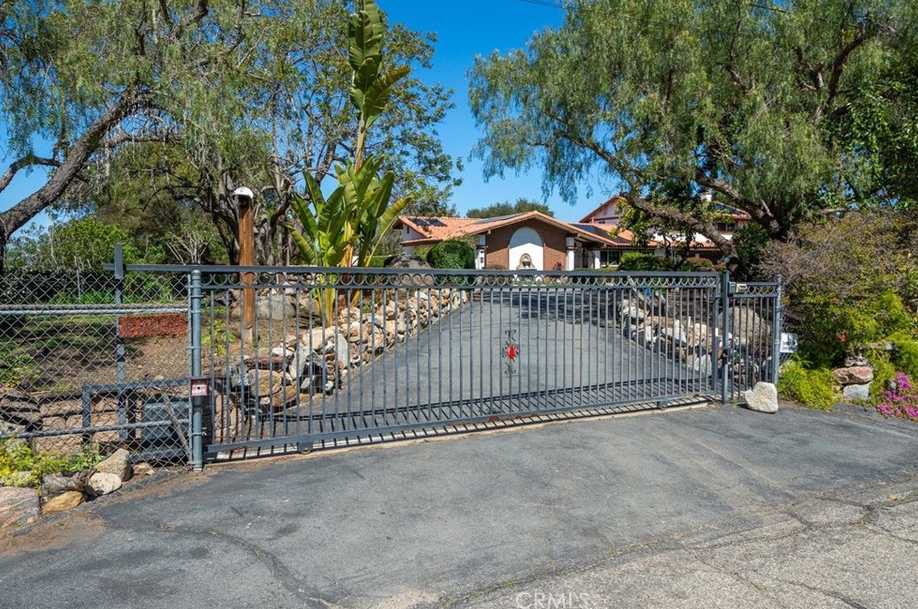 3054 Bernardo Ave, Escondido CA  92029-6612 exterior