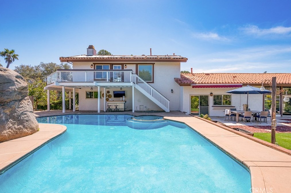 3054 Bernardo Ave, Escondido CA  92029-6612 exterior