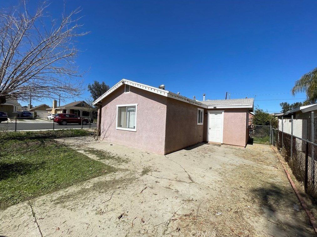 108 Perou St, Perris, CA 92570