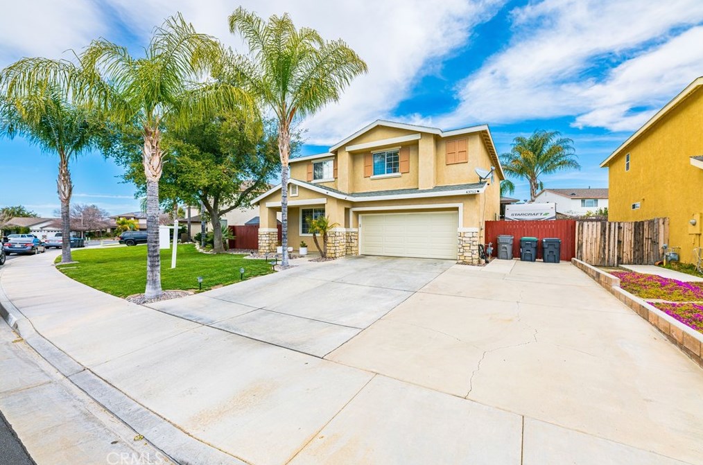 43752 Seine Ct, Hemet, CA 92544-9188