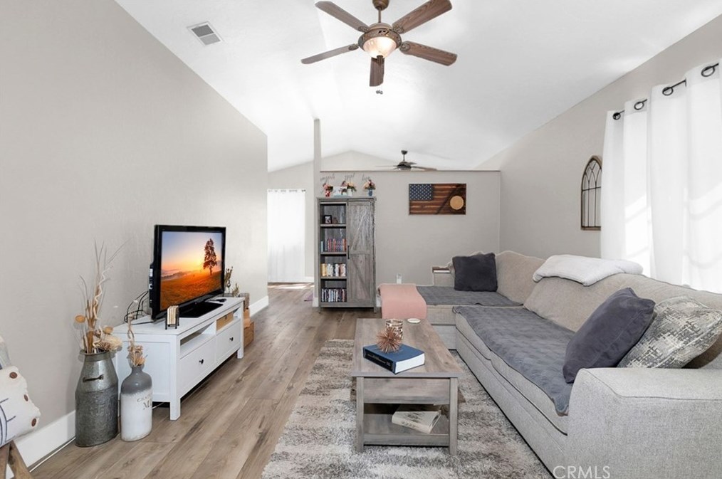 24666 Leafwood Dr, Murrieta CA  92562-4160 exterior