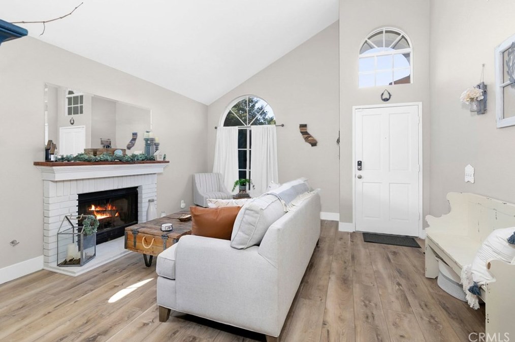 24666 Leafwood Dr, Murrieta CA  92562-4160 exterior