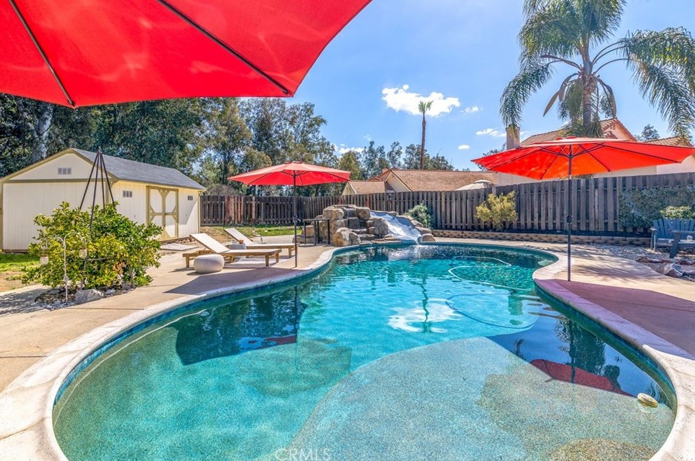 24666 Leafwood Dr, Murrieta CA  92562-4160 exterior