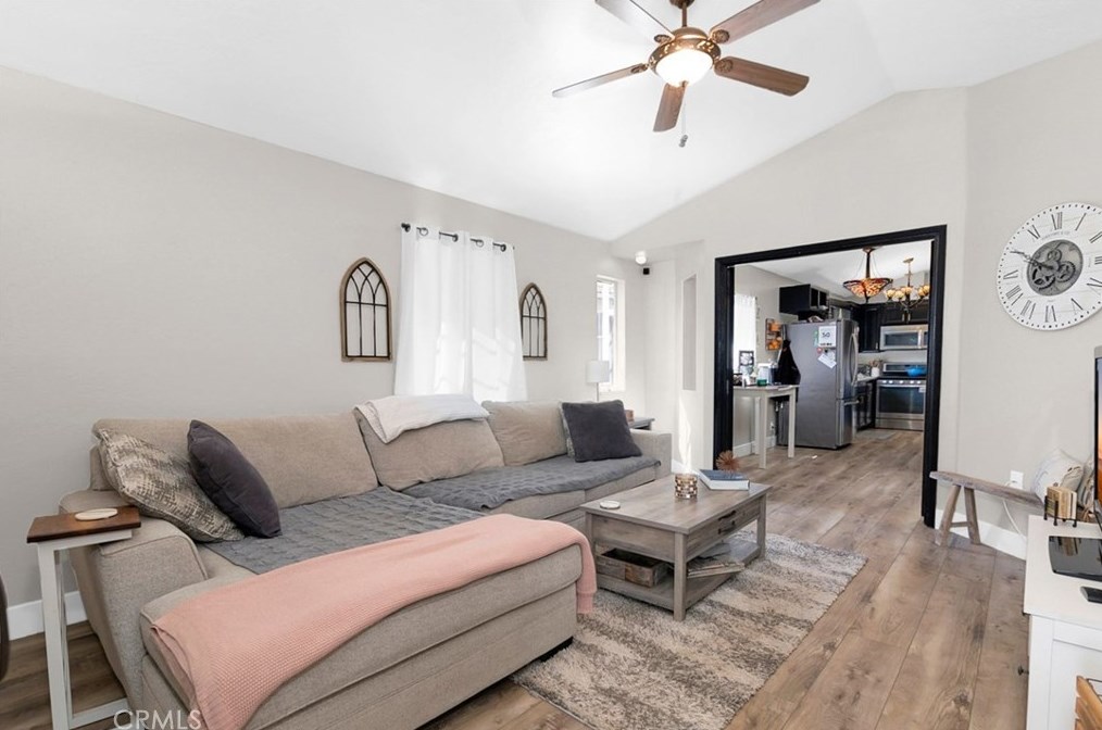 24666 Leafwood Dr, Murrieta CA  92562-4160 exterior