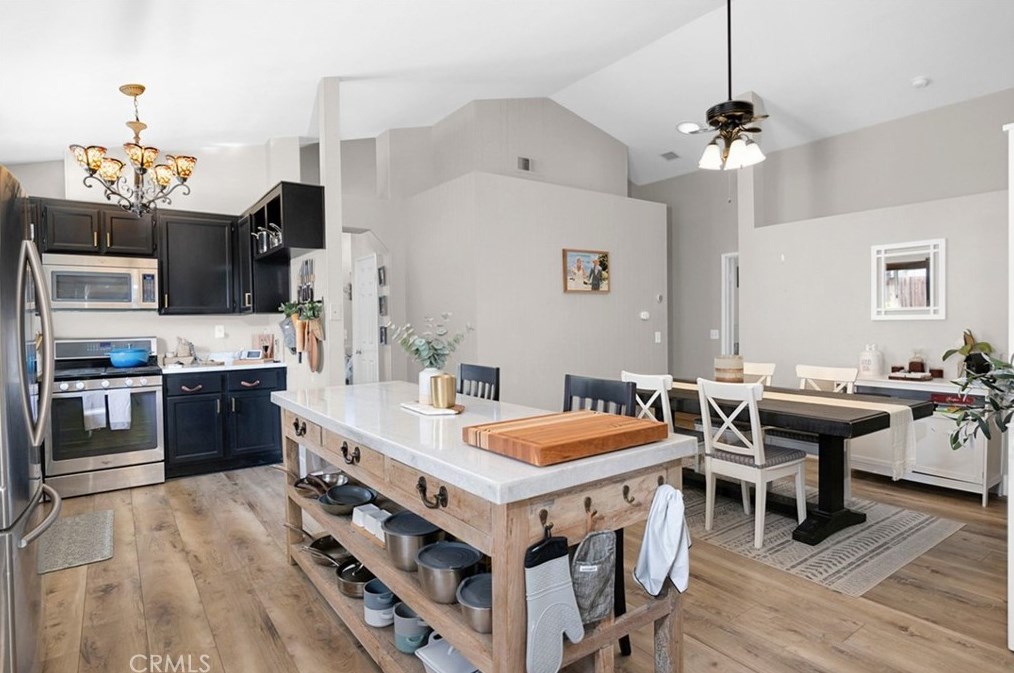 24666 Leafwood Dr, Murrieta CA  92562-4160 exterior