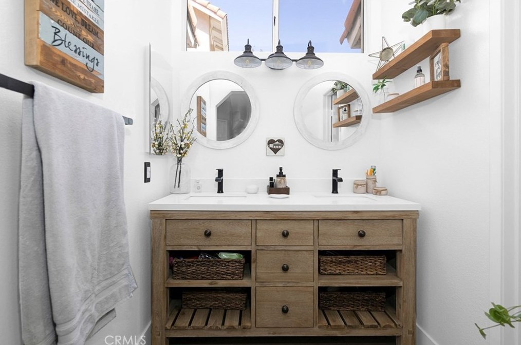 24666 Leafwood Dr, Murrieta CA  92562-4160 exterior