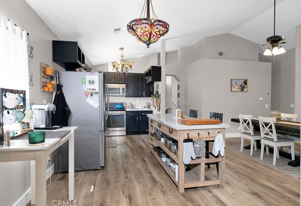 24666 Leafwood Dr, Murrieta CA  92562-4160 exterior