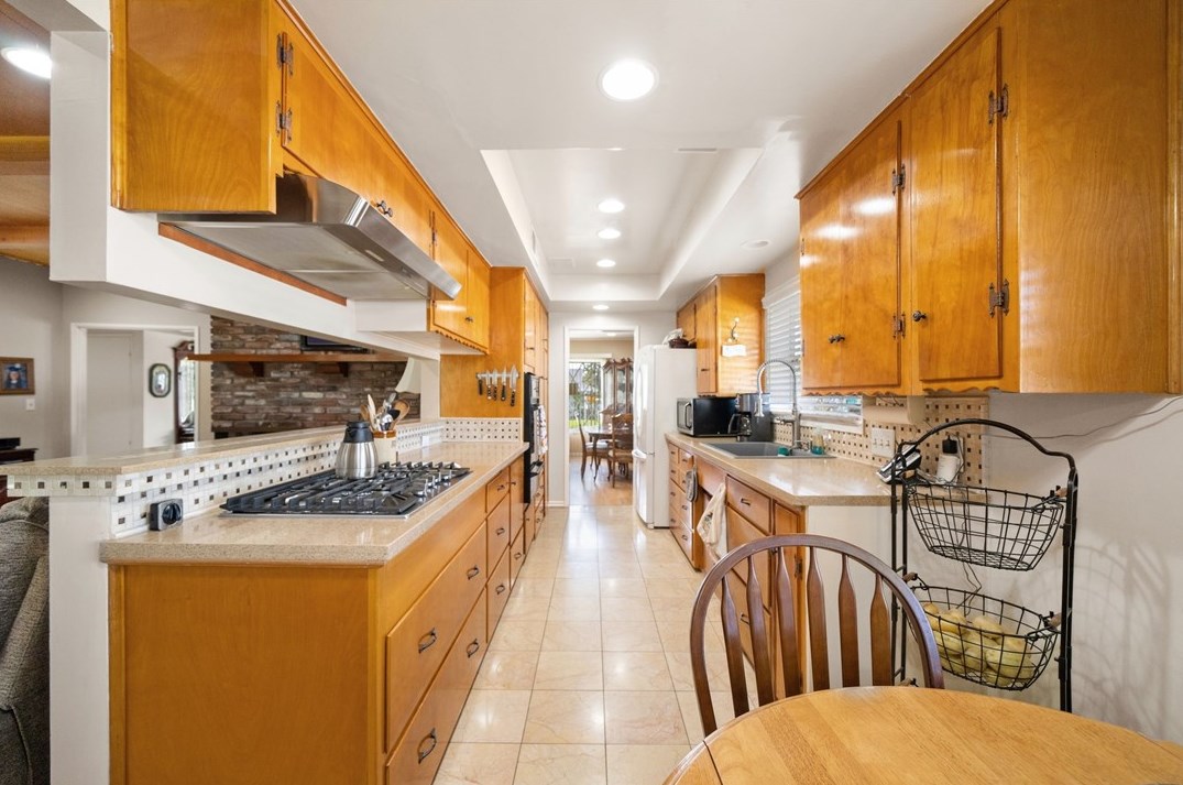 301 Rose Ave, La Habra CA  90631-3848 exterior