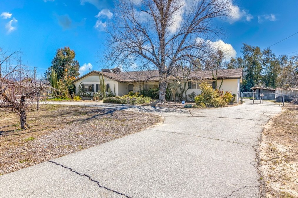 42961 Johnston Ave, Hemet, CA 92544-7617