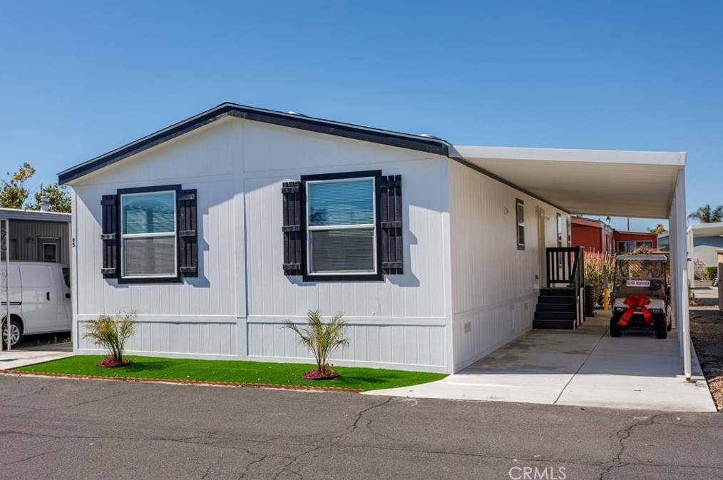 880 N Lake St #95, Hemet, CA 92544