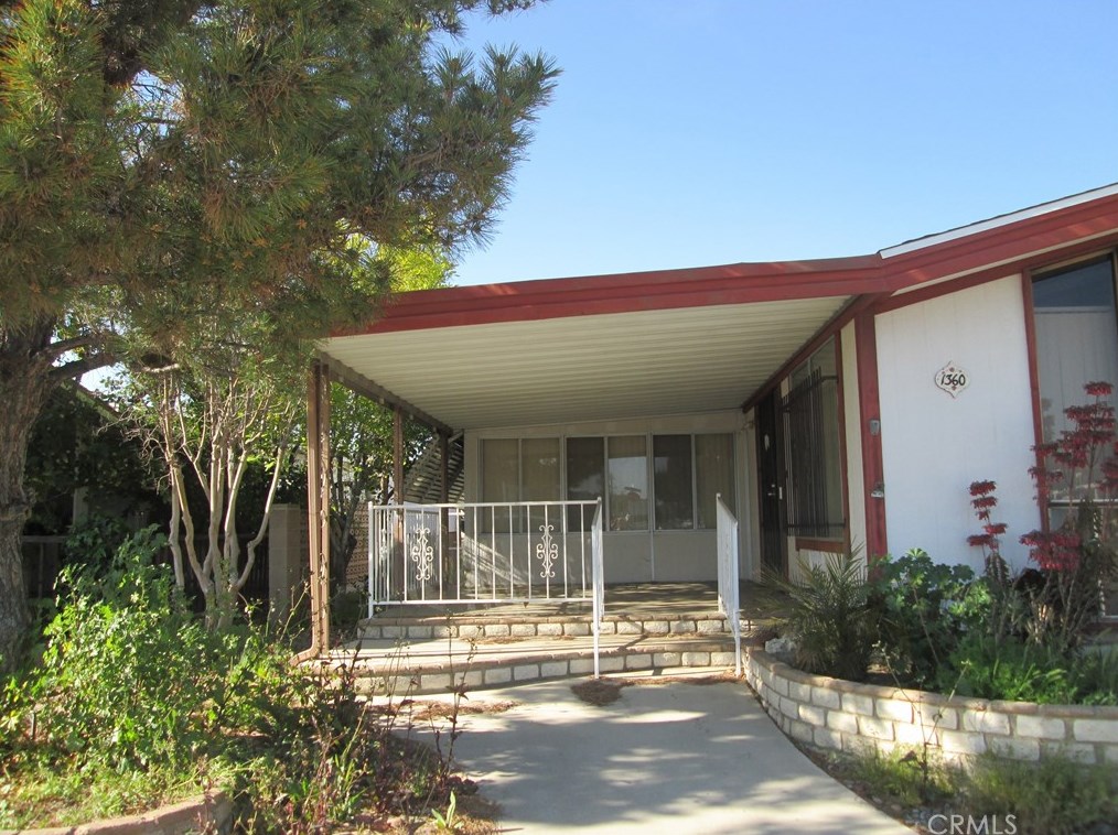 1360 Cabrillo Dr, Hemet, CA 92543-2669