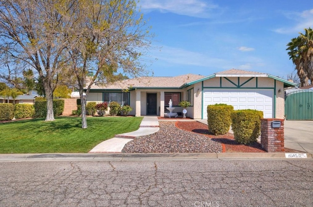 26150 Lisa Ln, Hemet, CA 92544-6487