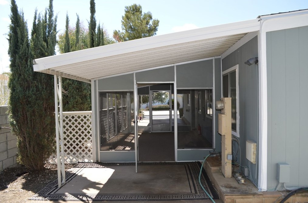 38218 Via La Colina, Murrieta CA  92563-5680 exterior