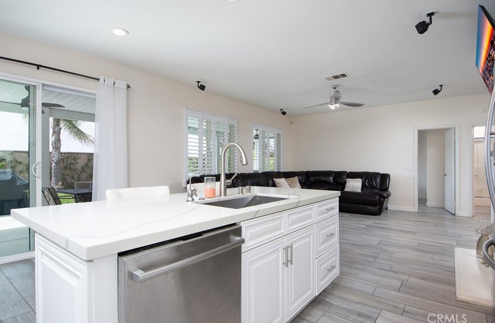 35879 Wolverine Ln, Murrieta CA  92563-7969 exterior