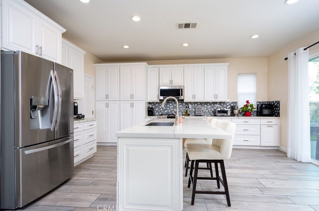 35879 Wolverine Ln, Murrieta CA  92563-7969 exterior