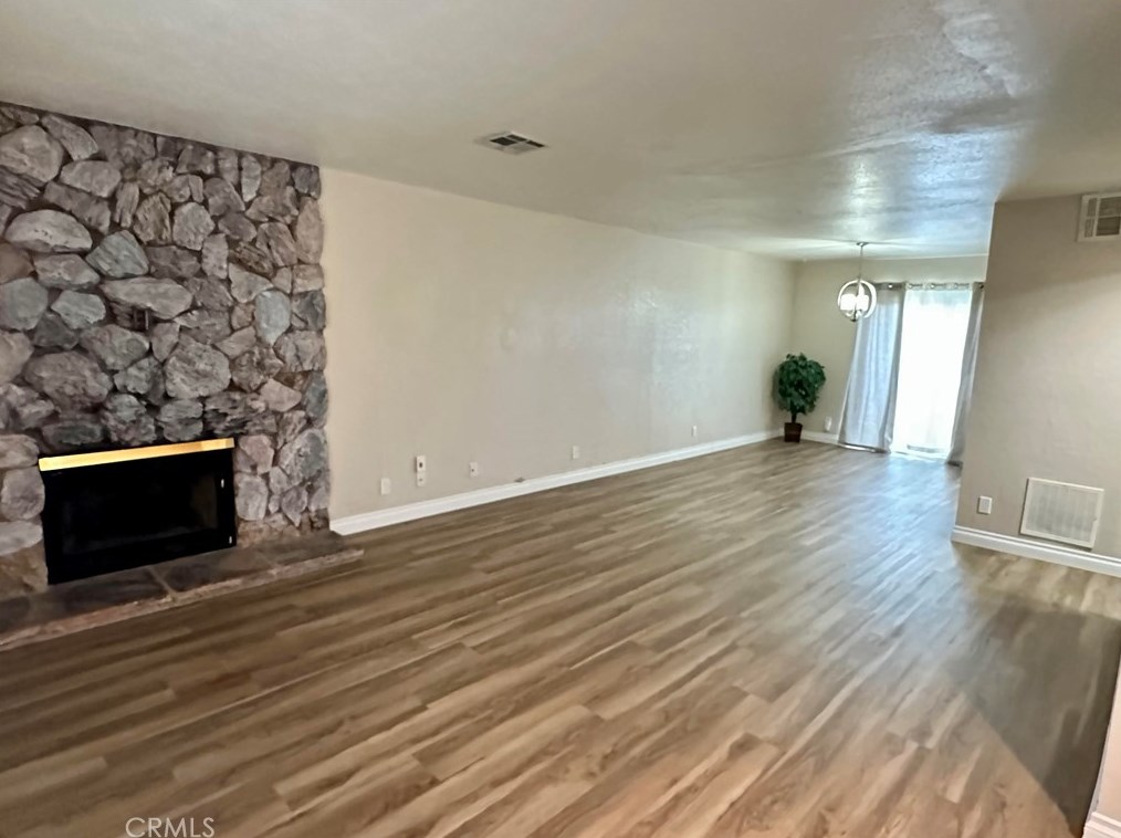 1304 W Ave J4, Lancaster, CA 93534