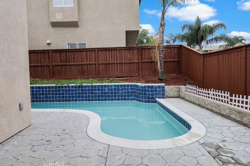 39634 Montebello Way, Murrieta CA  92563-7332 exterior