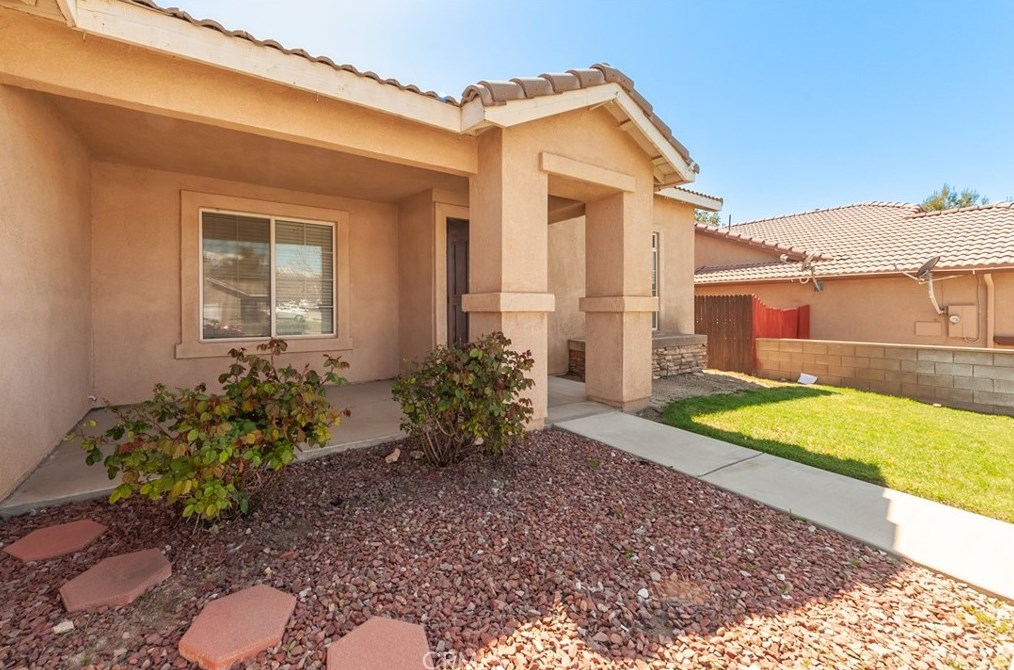 3800 White Oak Dr, Banning, CA 92220-1446