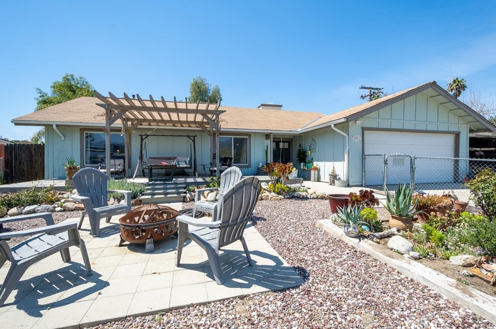 25031 Lincoln Ave, Hemet, CA 92544-2600