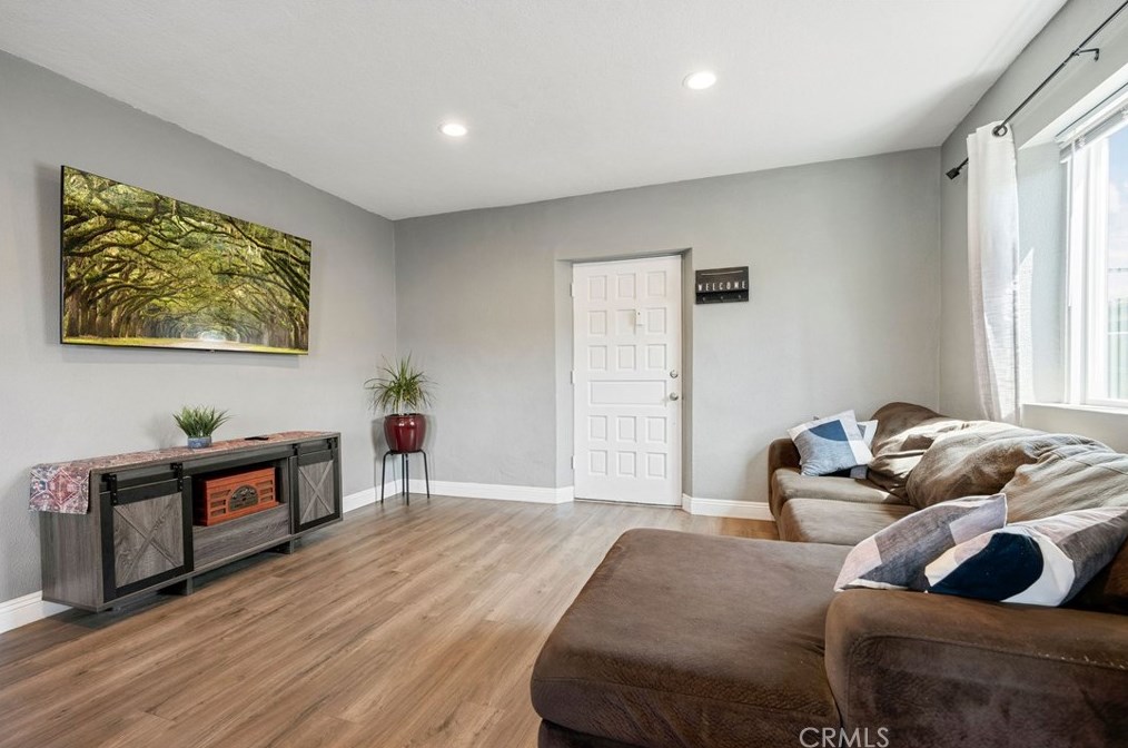 32677 Mesa Dr, Lake Elsinore, CA 92530