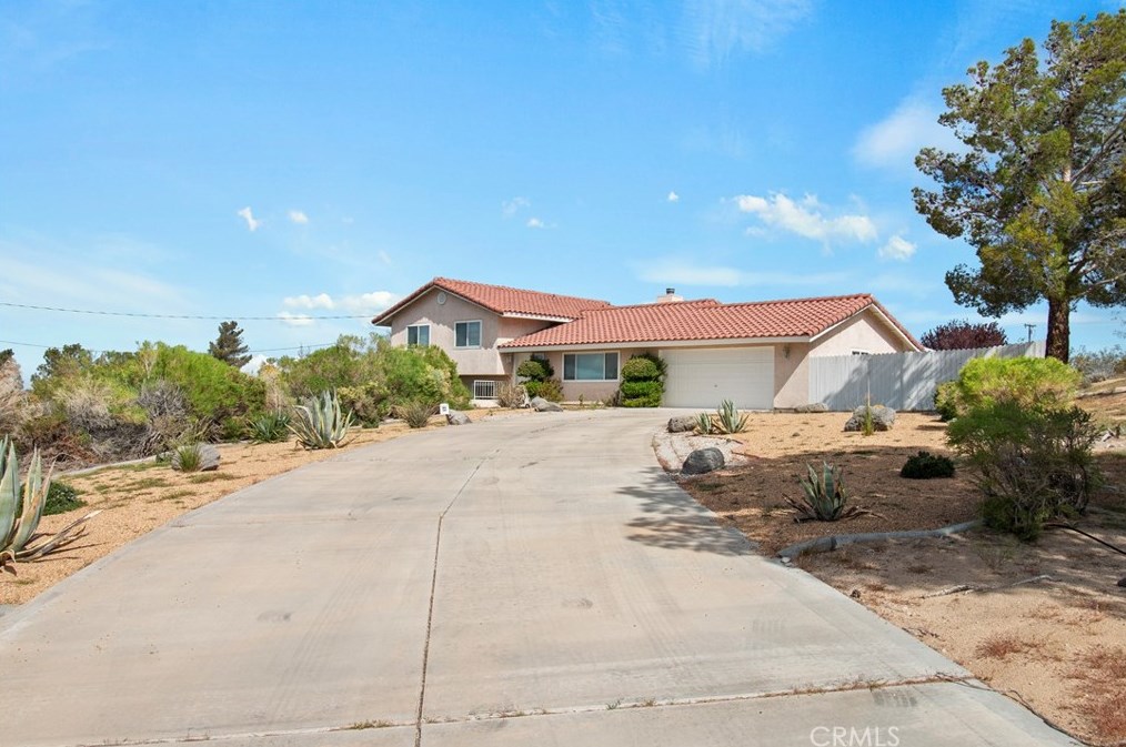 19454 Haida Rd, Apple Valley, CA 92307-5470
