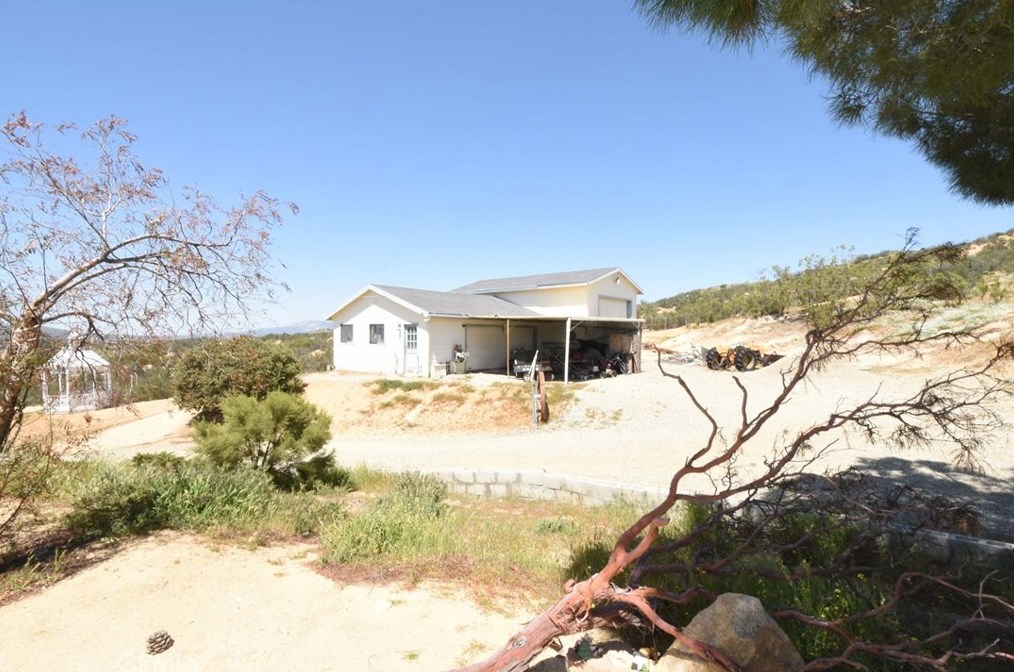 60950 Chamoise Ln, Anza CA  92539-9416 exterior