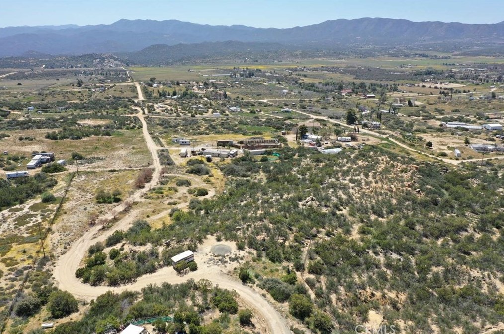 60950 Chamoise Ln, Anza CA  92539-9416 exterior