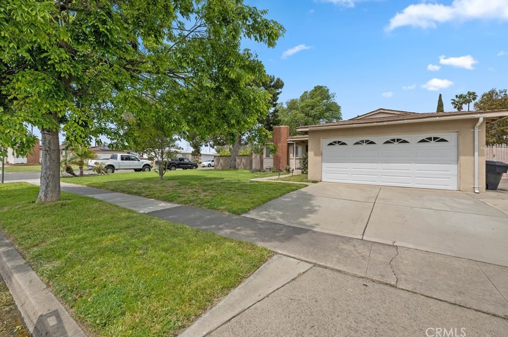 2653 W Lullaby Ln, Anaheim, CA 92804