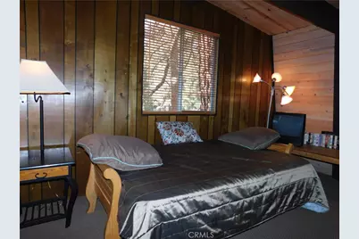 318 W Sherwood Boulevard, Big Bear City, CA 92314 - Photo 16